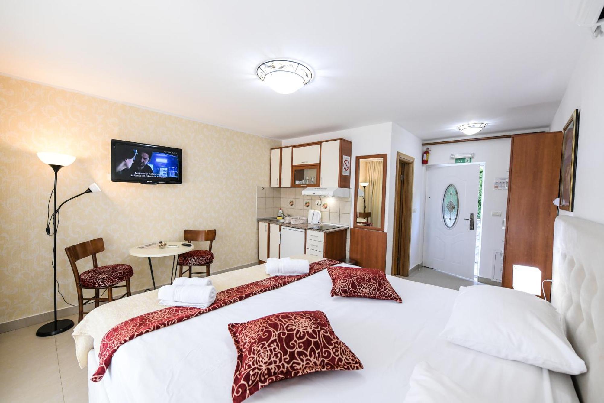 Suncani Breg Apartments Vrdnik Room photo