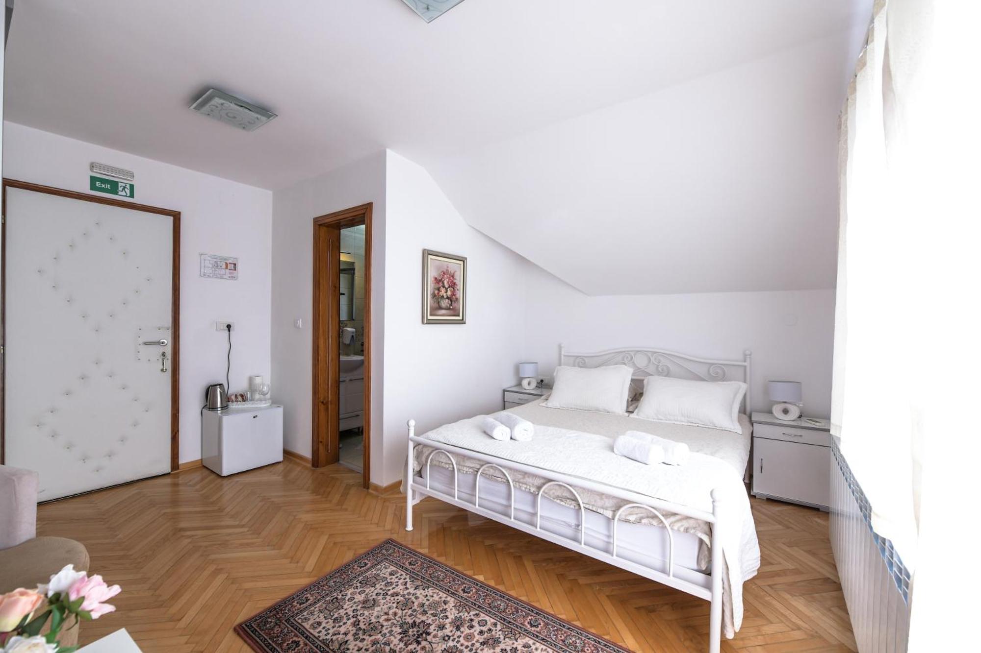 Suncani Breg Apartments Vrdnik Room photo